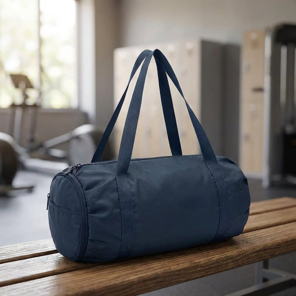Snygg unisex weekendväska, perfekt för weekendresor eller gymmet. Rymlig, lätt och praktisk att bära.
