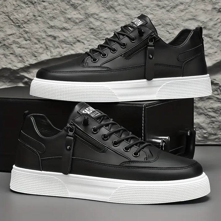 Bakifrån: Herrskor sneakers med dragkedja, urban stil, svarta läderskor perfekt för vardagsbruk.