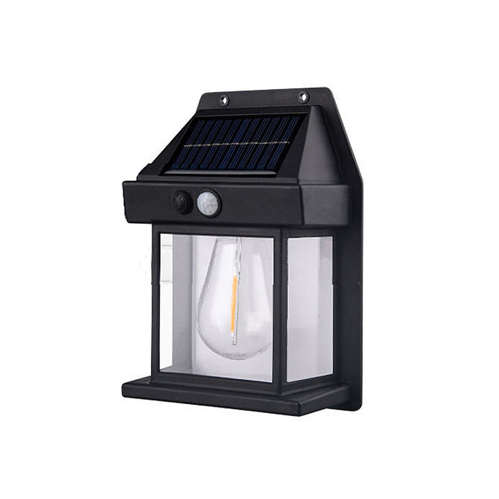 "Solcellsdriven vägglampa utomhus med sensor, elegant vit design, enkel montering, energibesparing och vädertålig."