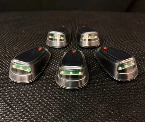 Universella LED-lastbilslampor med solkraft. Modern design för fordon, trådlös och vattentät.