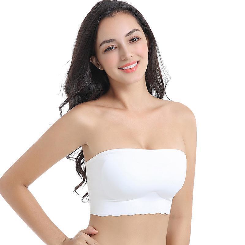 "Sömlös bandeau topp i mjuk nylon, vit färg, vår/somrig look, sömlös design, inga byglar, bekväm och stilren."