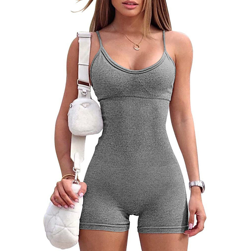 "Sömlös damjumpsuit i polyester, magkontroll, justerbara band, vadderad BH, lyft för höfter och rumpa, smickrande passform."
