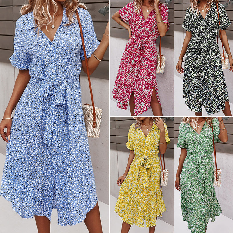 "Somrig dam strandklänning med blommor, framifrån, kort ärm, avslappnad passform, mittlång, sval polyester."