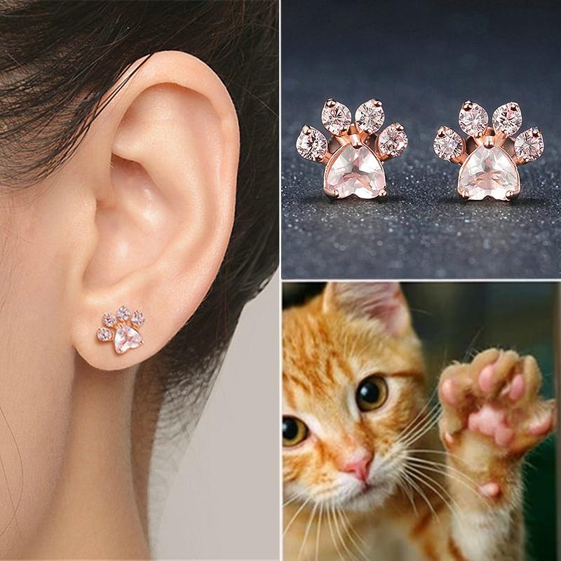 "Söta rosa guldfyllda katt tass örhängen, roséguld finish med kubisk zirconia för kvinnor, elegant och lekfull design."
