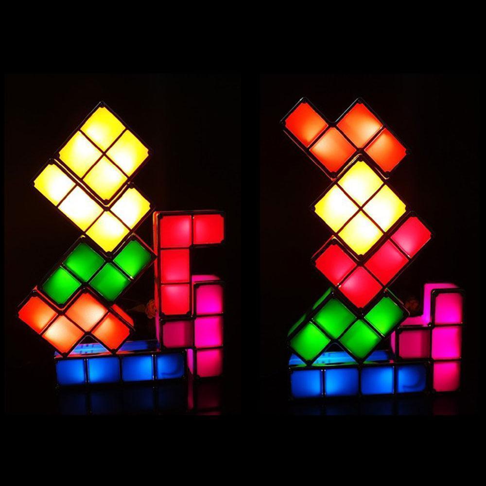 "Stapelbar LED nattlampa i 7 färger, Tetris-liknande design. Färgglada block för lekfull inredning på bord och hylla."