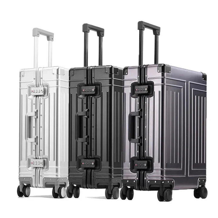 Stilfull aluminiumresväska med hårdskal för säker och elegant resa. Premiumkänsla och hållbar design.