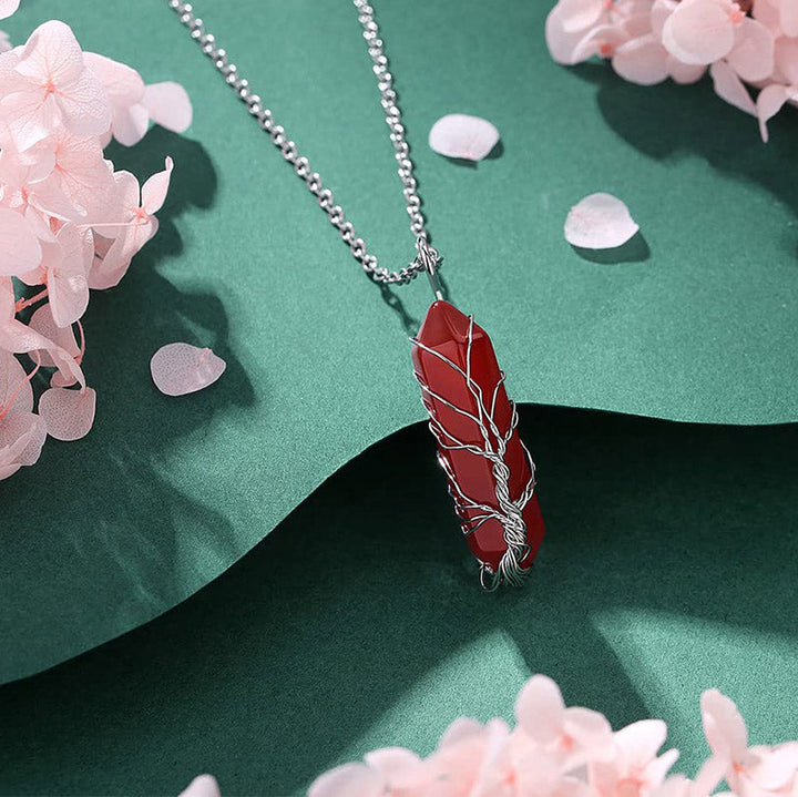 Livets träd-halsband med glittrande klar kristall. Elegant och meningsfullt damhalsband.