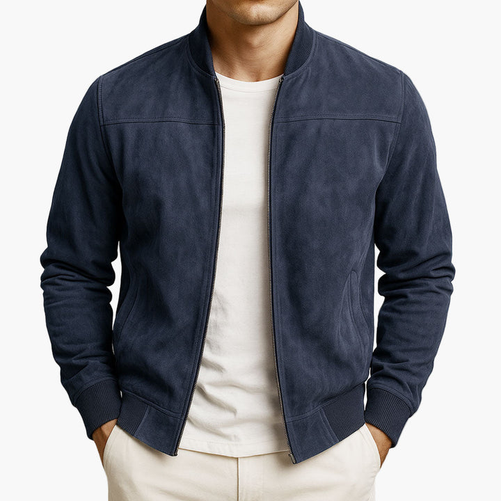Mörkblå herr bomberjacka slim fit, en modern och bekväm vardagsjacka för stilmedvetna män.