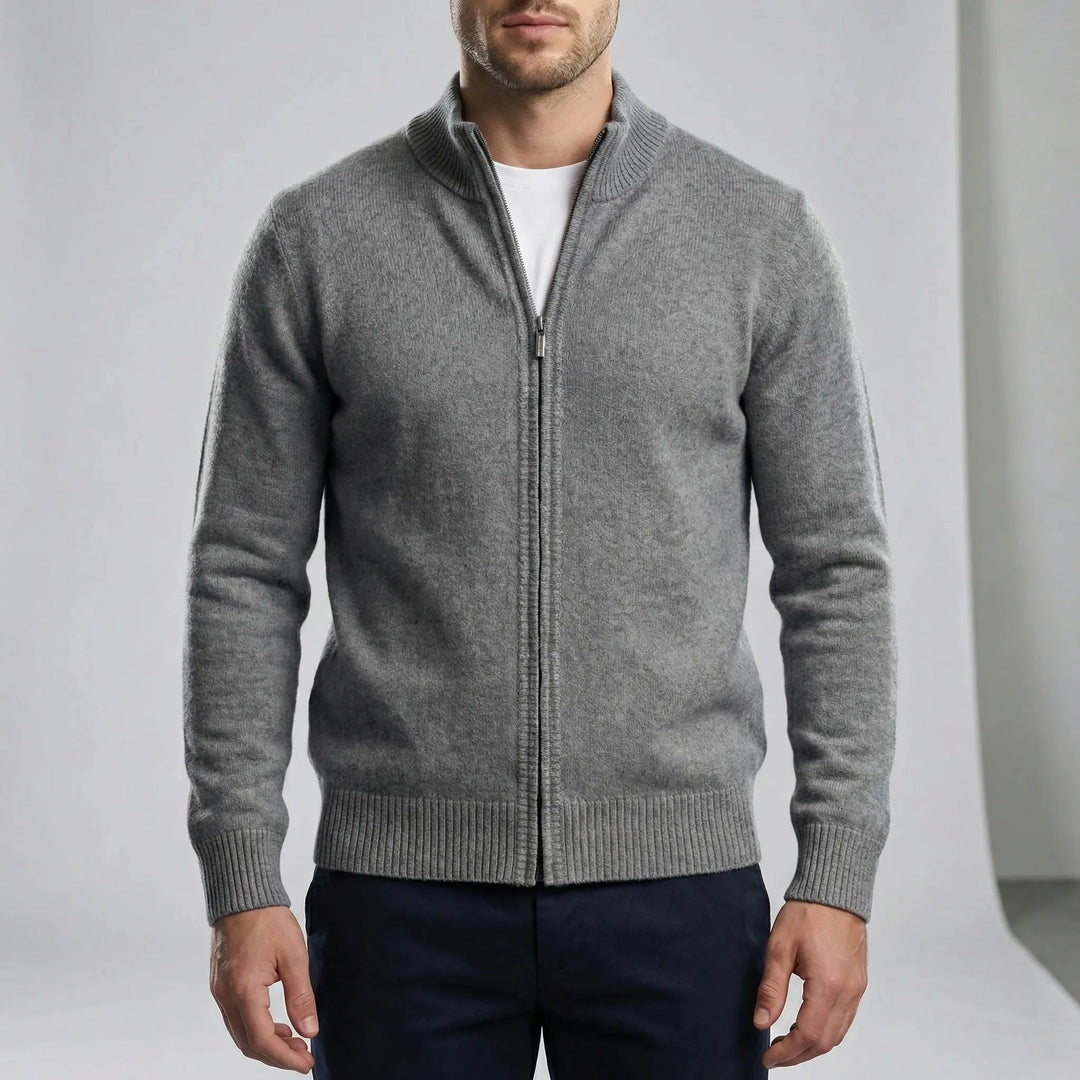 Casual herrkofta med dragkedja i regular fit, perfekt för höst- och vårkläder. Bekvämt mellanlager för en stilren look.
