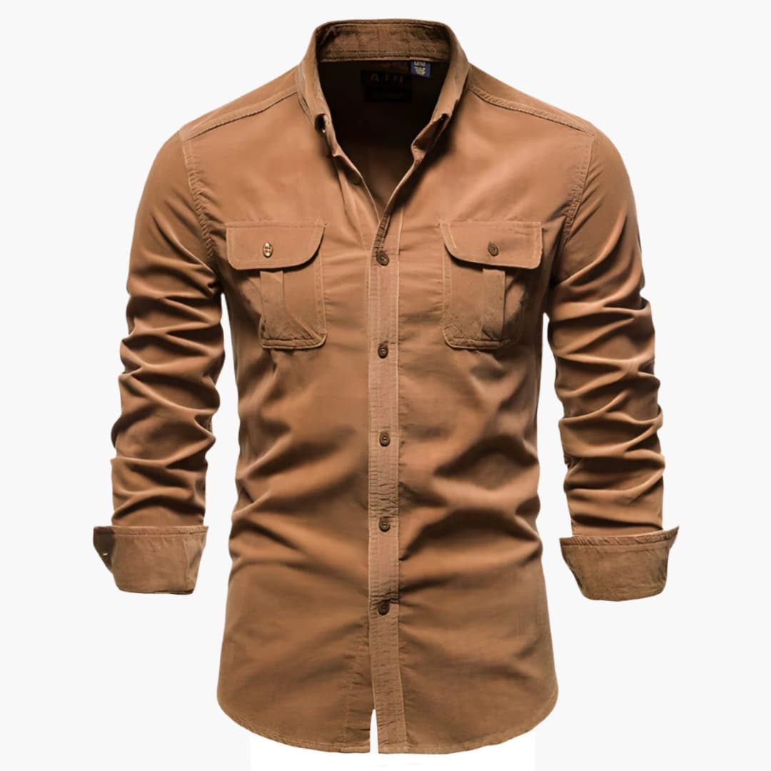 Tidlös långärmad herrskjorta. Bekvämt herrkläder för en stilren look, passar både casual och business.