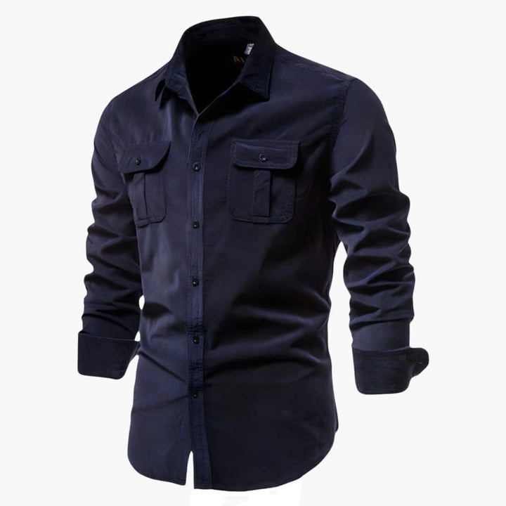 Mångsidig långärmad herrskjorta med knäppning. Perfekt för en avslappnad vardagsstil eller stilren look.