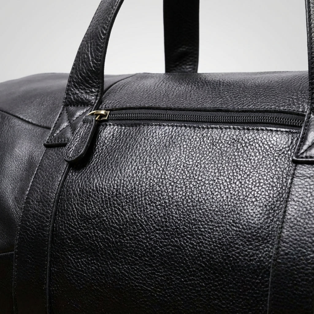 Elegant reseväska för organiserad packning. Stor kapacitet, utmärkt som handbagage på weekendresan.