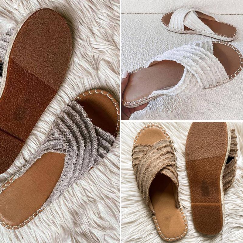 "Stilrena dam sandaler med korsrem i naturliga färger, konstgjord PU-material, eleganta för alla tillfällen."