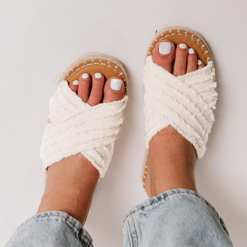 "Stilrena dam sandaler med korsrem i naturliga färger, konstgjord PU-material, eleganta för alla tillfällen."