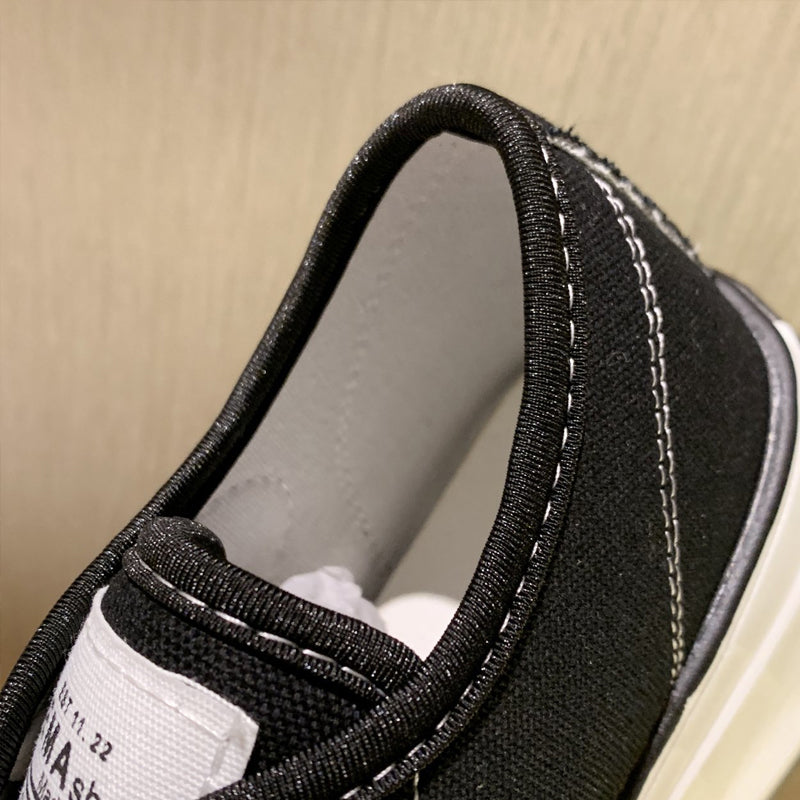 "Stilrena dammode canvas sneakers med memory foam, vita med elastiskt band och mjuka innersulor för överlägsen komfort."