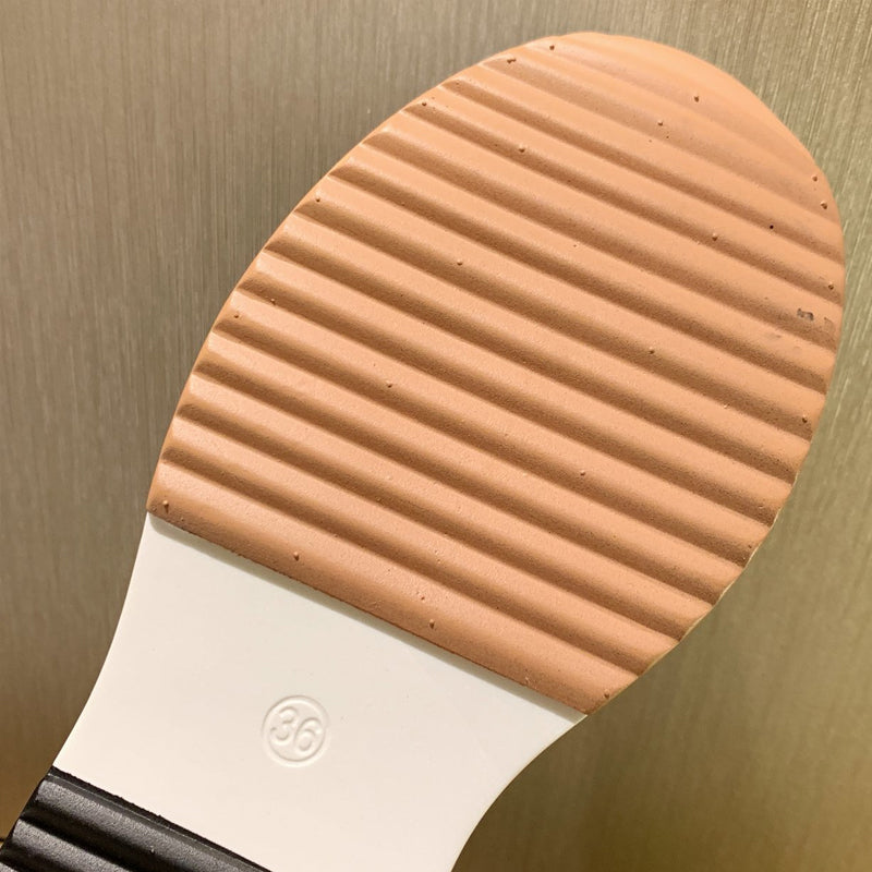 "Stilrena dammode canvas sneakers med memory foam, vita med elastiskt band och mjuka innersulor för överlägsen komfort."