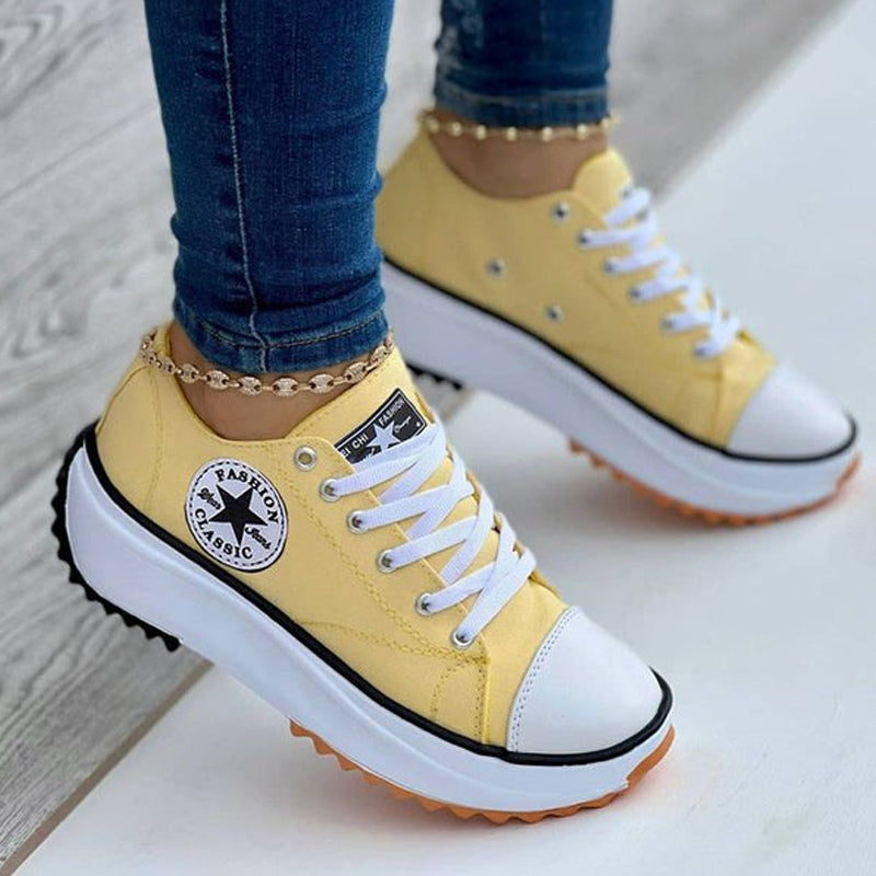 "Stilrena dammode canvas sneakers med memory foam, vita med elastiskt band och mjuka innersulor för överlägsen komfort."