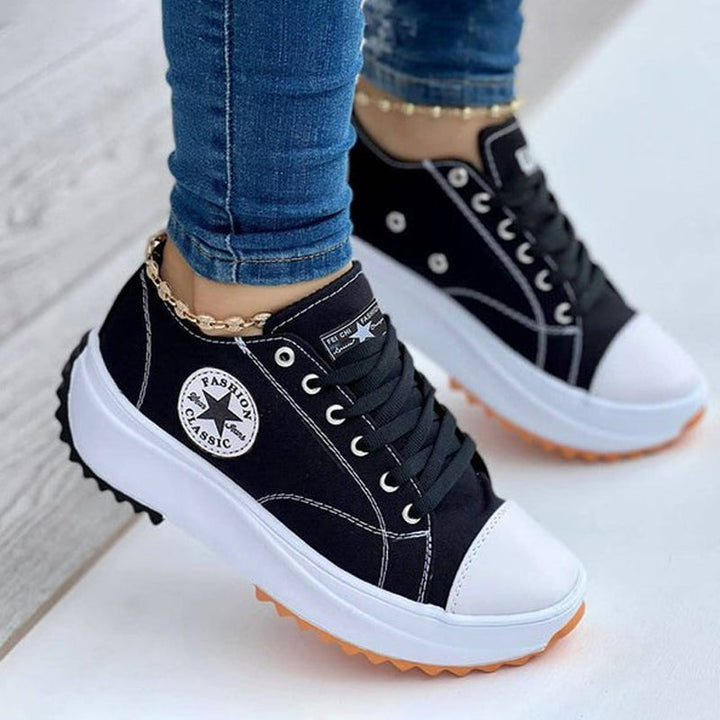 "Stilrena dammode canvas sneakers med memory foam, vita med elastiskt band och mjuka innersulor för överlägsen komfort."