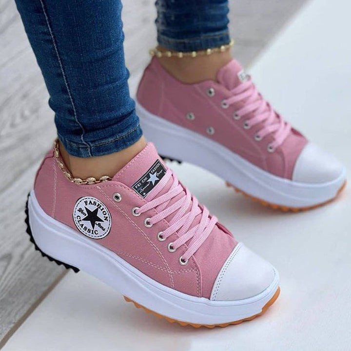 "Stilrena dammode canvas sneakers med memory foam, vita med elastiskt band och mjuka innersulor för överlägsen komfort."