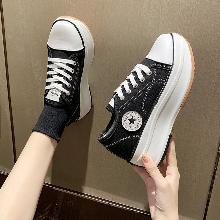 "Stilrena dammode canvas sneakers med memory foam, vita med elastiskt band och mjuka innersulor för överlägsen komfort."