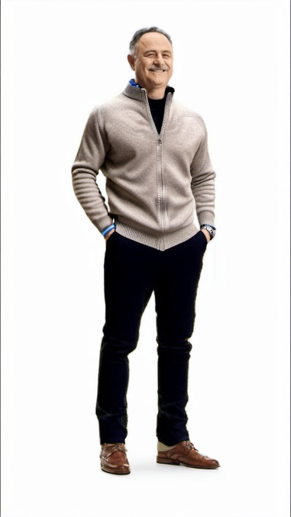 Regular fit herrkofta med dragkedja. Bekväm stickad tröja för en avslappnad men stilren look. Herrmode.