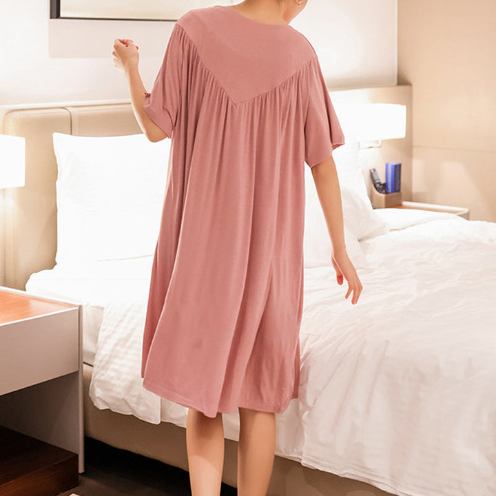 Supermjuk dambekväm pyjamasklänning med kort ärm i modal, luftig passform och överdimensionerad design för maximal komfort.