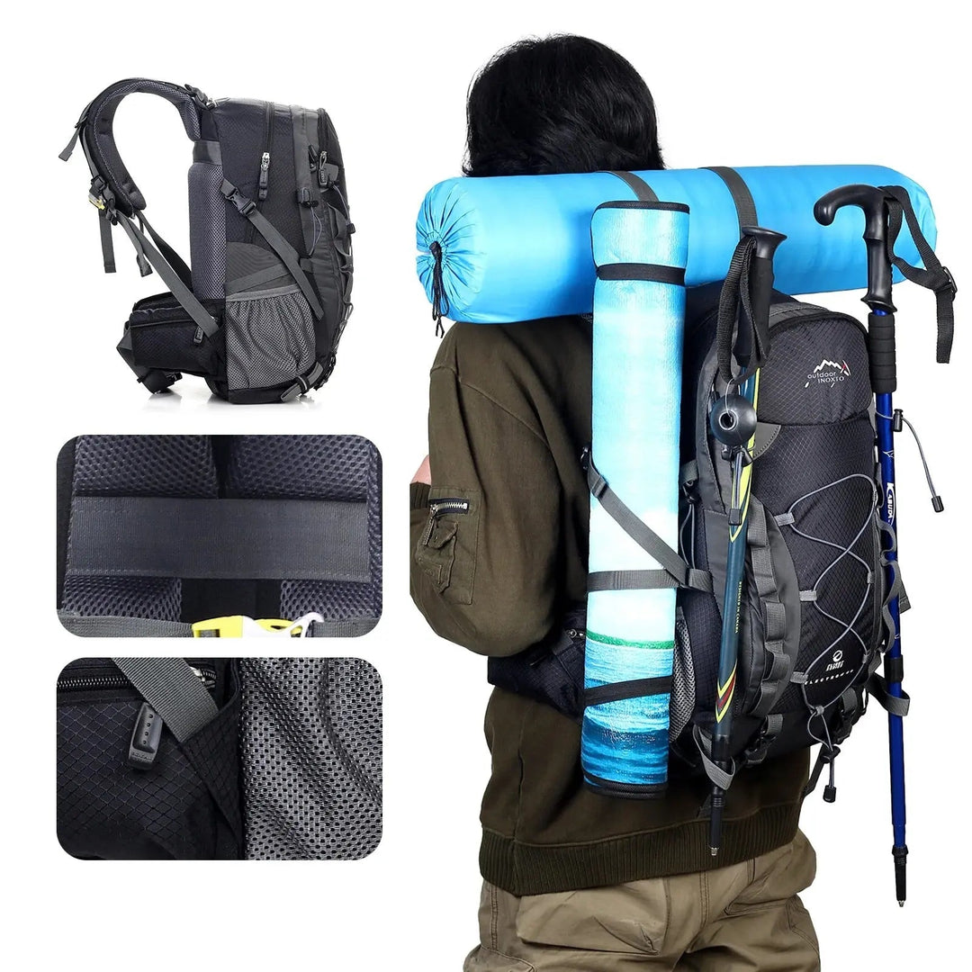 Ljusblå 40L unisex reseryggsäck, utmärkt för vandring, trekking och campingutrustning.