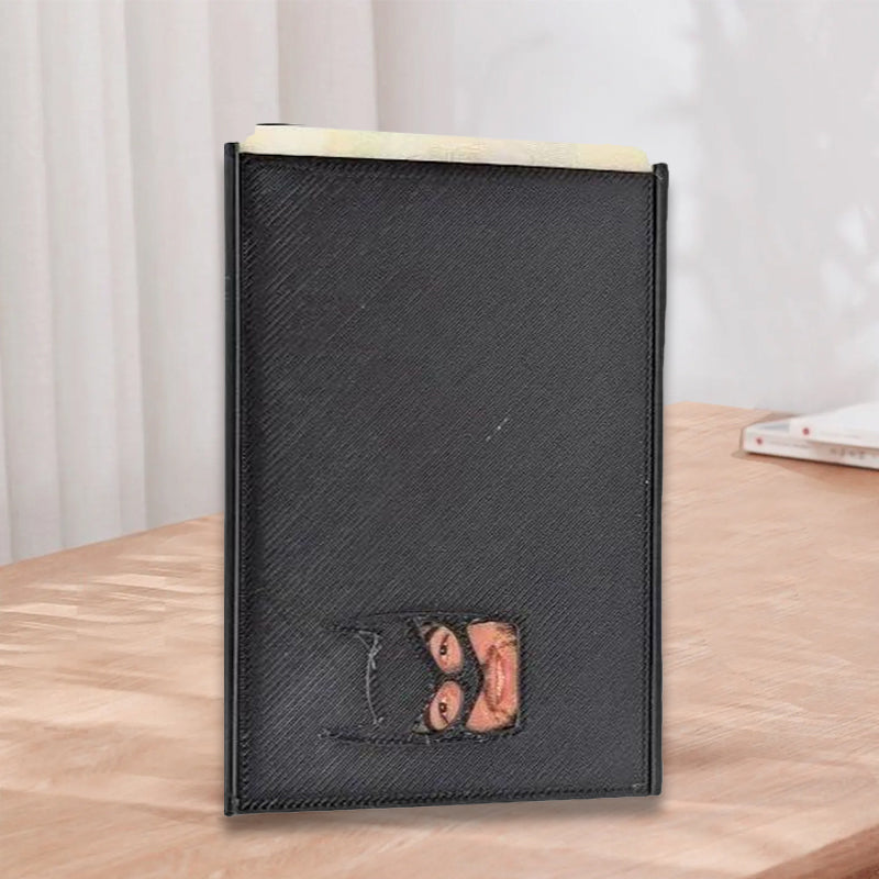 "Svart Batman ID-kortfodral i rolig stil med lekfull design och hållbart material för fans av superhjälten, tillbehör."