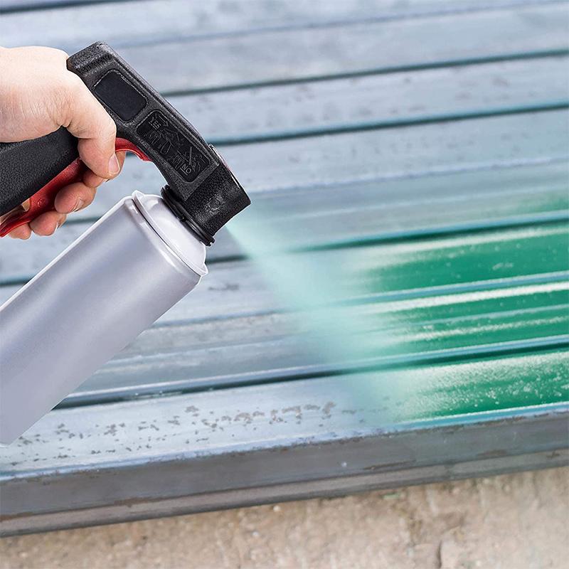 "Svart ergonomiskt bärbart sprayhuvud för standardburkar, visar handgrepp och utlösardesign för jämn spraykontroll"