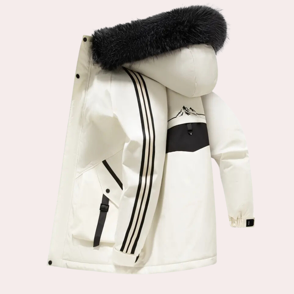 Bekväm brun herrparka, en varm vinterjacka med stil för kalla dagar. Skyddar mot kyla.