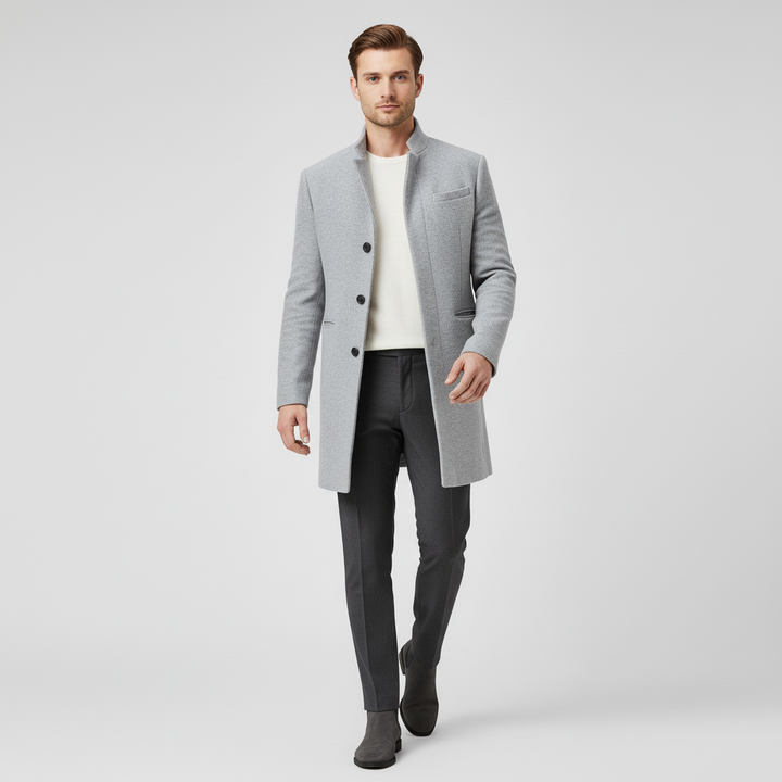 Beige minimalistisk herrkappa, enkelknäppt långmodell. Perfekt för elegant mode, kontorsstil & fest.