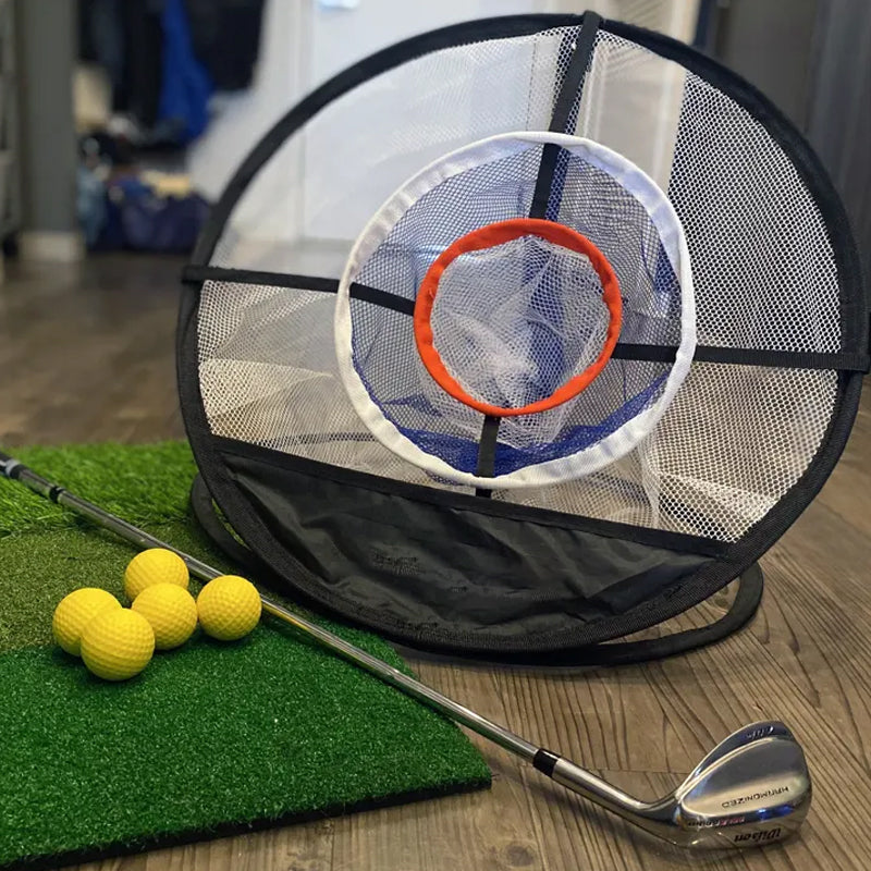 Svart nylon flisnät för inomhus golfträning, tre lager, bärbar design. Perfekt för förbättrad chippning och precision.