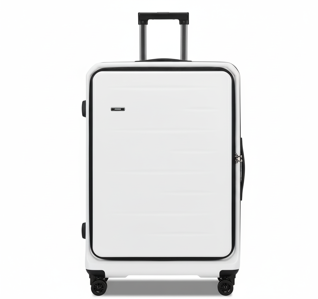 Närbild av TSA-låset på en svart resväska, symboliserar säkerhet för ditt värdefulla bagage.