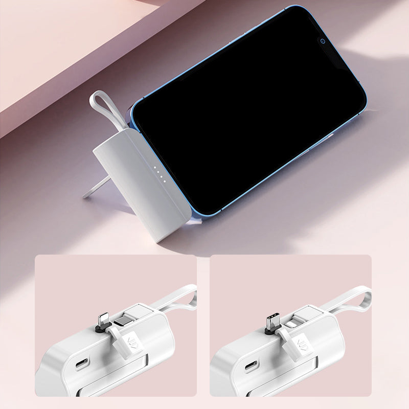 "Svart snabbladdande mini powerbank med 2-i-1 kabel, kompatibel med Android och Apple, kompakt design."