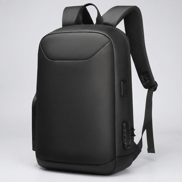 Organiserad reseryggsäck med stöldskydd och USB-port. Svart laptopväska idealisk för pendling och affärer.