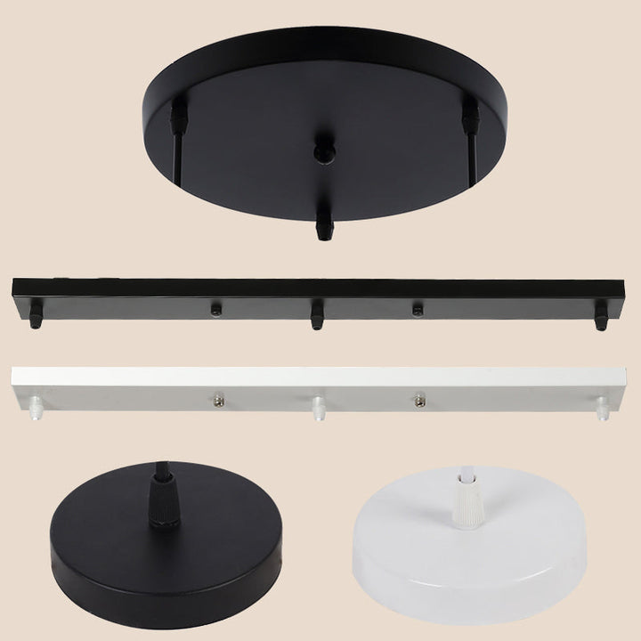 Svart takplatta i järn för pendellampor. Elegant design för stilren belysning och heminredning.