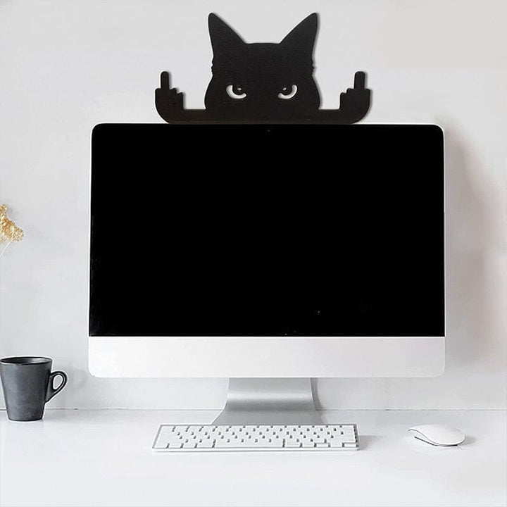 "Svart trädgårdsprydnad av katt med långfinger, gjord i trä, perfekt för humoristisk dekoration ute eller inne."
