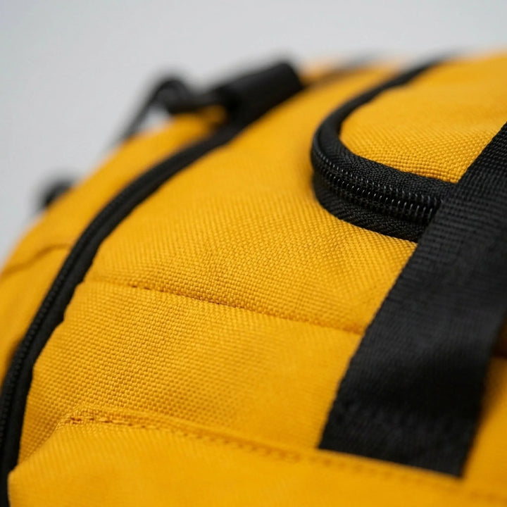 Unisex hybridväska: sportduffel, ryggsäck och resväska i ett. Oxfordväska för gym och äventyr.