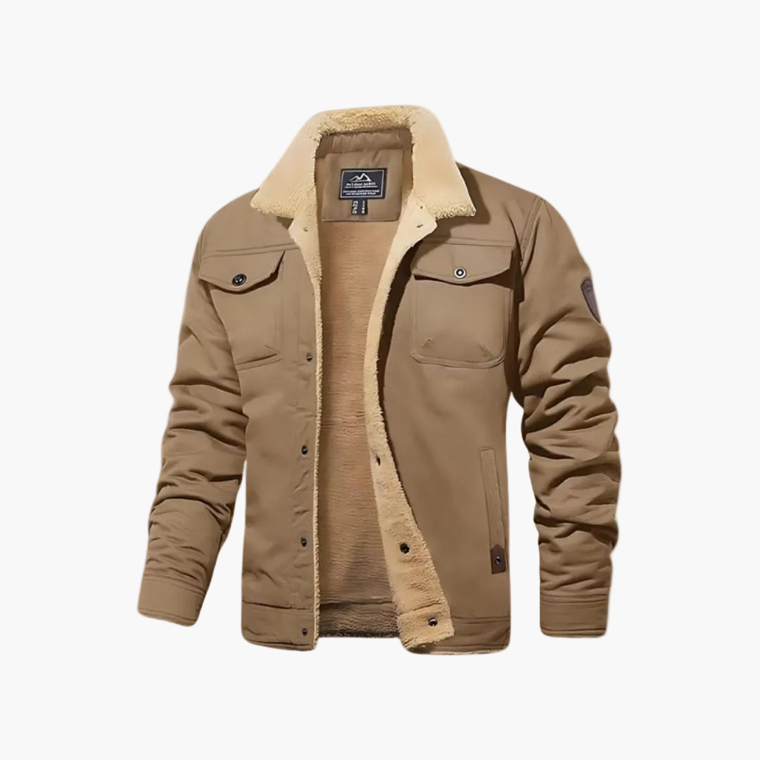 Herrarnas vadderade bomberjacka i svart med ribbad krage. Modeinspirerad och varm höstjacka för män.