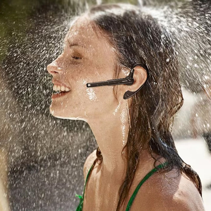 "Svarta trådlösa Bluetooth-hörlurar med brusreducering och HiFi-ljud mot vit bakgrund"