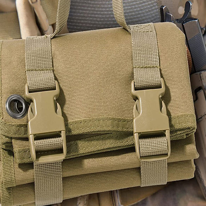 "Svart/kaki/grön verktygsrulle öppen med fack och fickor, oxford tyg, för verktygsförvaring och transport."