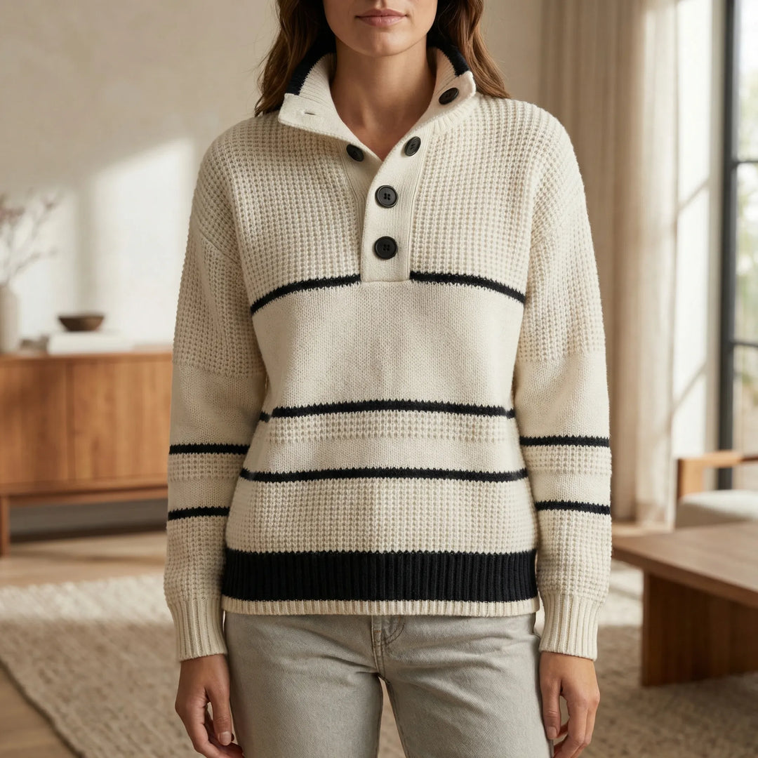 Svartvit randig damtröja med texturerad stickning, knappslå. Mångsidig och bekväm vardagslook.