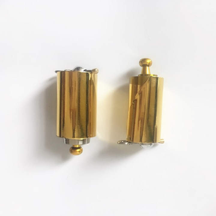 "Teleskopisk fickstav i rostfritt stål, utdragen till 120 cm, kompakt för självförsvar och diskret bärbarhet."