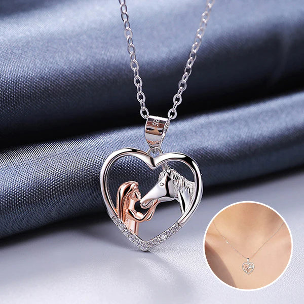 "Tjej och häst halsband i rostfritt stål, elegant design för hästälskare, hållbart och justerbart smycke."