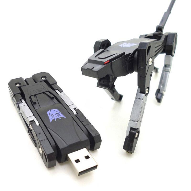 "Transformer USB-minne i lejonform med svart stilren design, unikt för gadgets och datalagring. Perfekt för Transformer-fans.