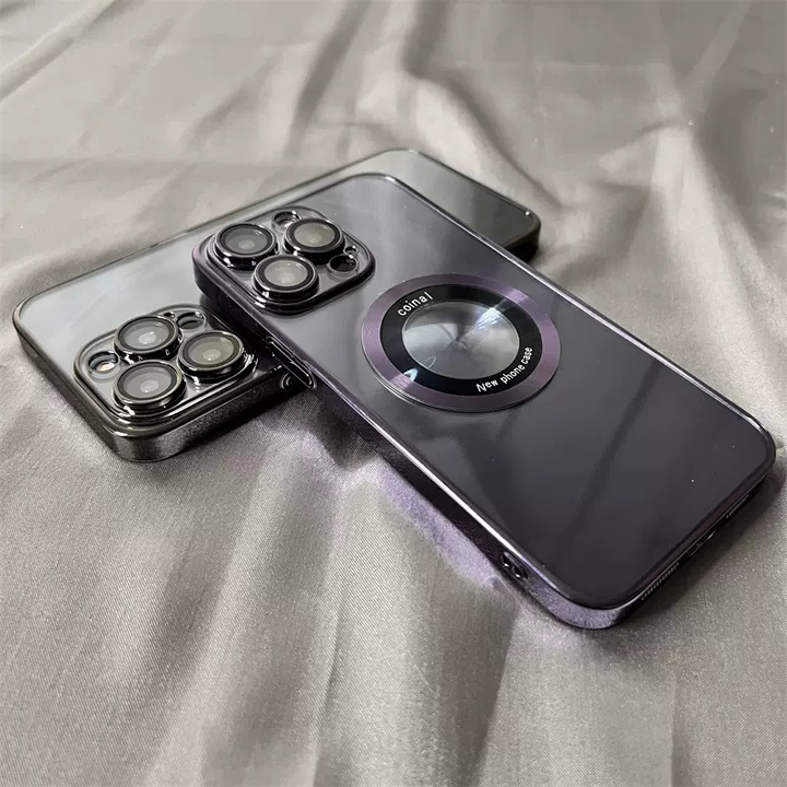 Transparent iPhone-fodral med stark magnet, klart TPU-material, skyddar mot stötar och repor, perfekt för trådlös laddning.