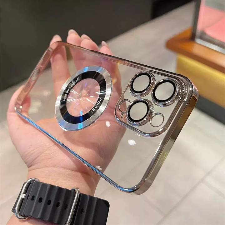 Transparent iPhone-fodral med stark magnet, klart TPU-material, skyddar mot stötar och repor, perfekt för trådlös laddning.