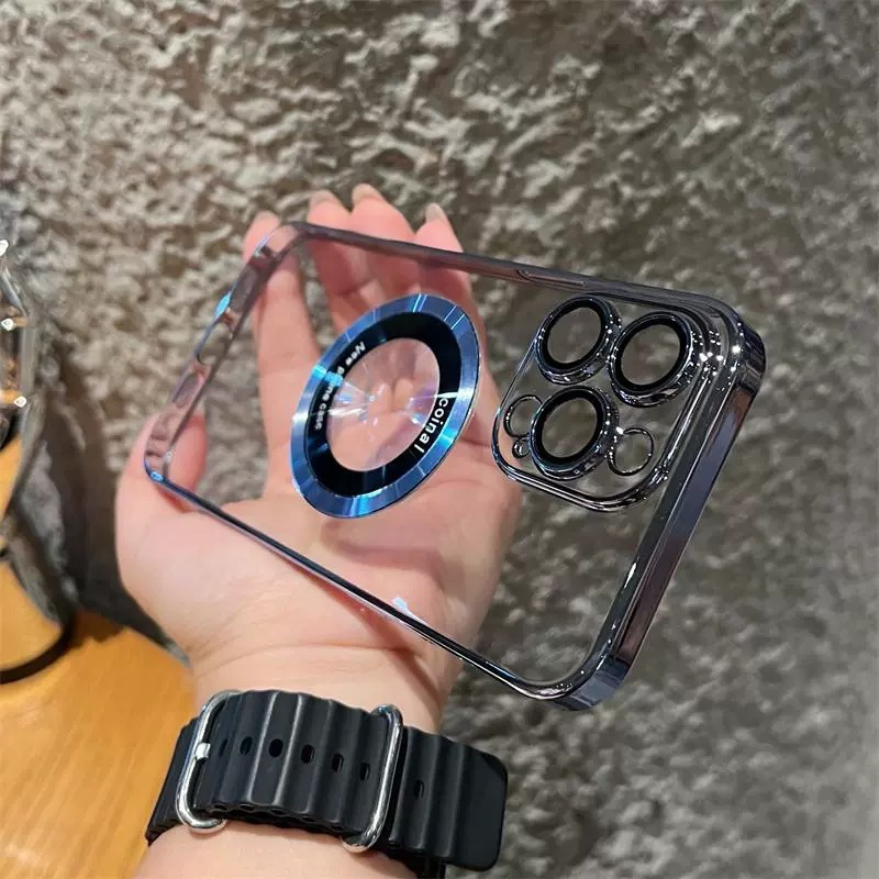 Transparent iPhone-fodral med stark magnet, klart TPU-material, skyddar mot stötar och repor, perfekt för trådlös laddning.