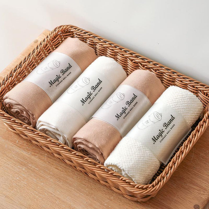 Transparenta, självhäftande klädförvaringsband i PVC och PP, idealiska för organiserad textilförvaring. Finns i storlekar S, 