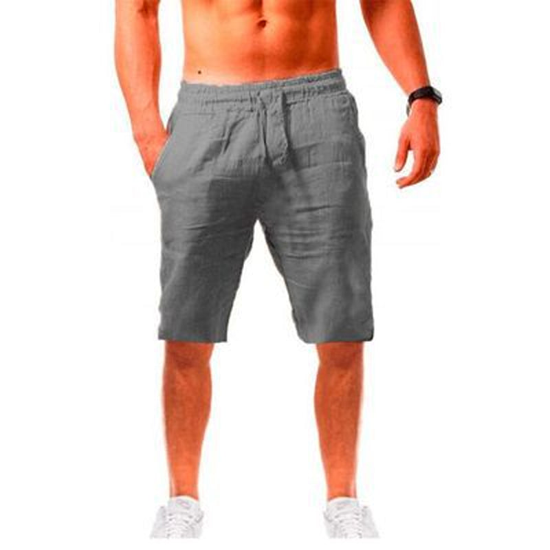 Trendig herrshorts i mjuk bomull, färger vit, khaki, mellanmörk blå. Avslappnad passform, fempunktsnitt, midjeskärning.